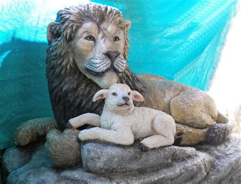 Hand Crafted The Lion And The Lamb Full Life Size Statue 4x5x8 Feet