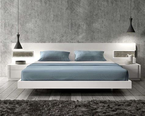 Lacquered Graceful Wood Luxury Platform Bed Long Lentine Marine