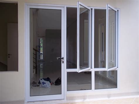 Harga aluminium warna sedikit lebih mahal dibanding aluminium natural. SINAR ALUMUNIUM SEMARANG: Harga Pintu Kaca