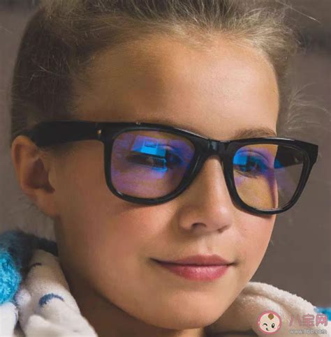 孩子上网课要不要戴防蓝光眼镜 选购防蓝光眼镜要注意哪几点 八宝网