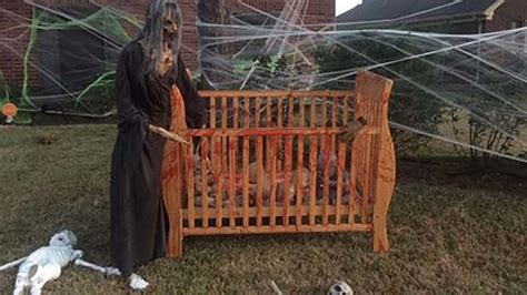 Gruesome Halloween Decorations Get Neighbors Talking In Texas Abc11