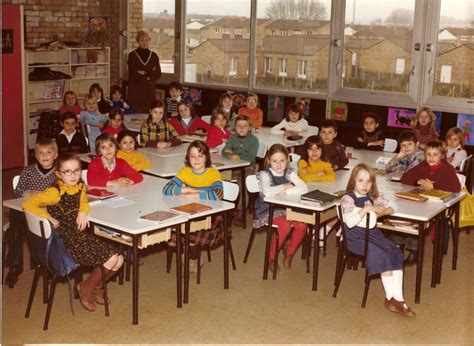 Photo De Classe Photo De Classe De 1976 ECOLE JEAN MOULIN Copains D