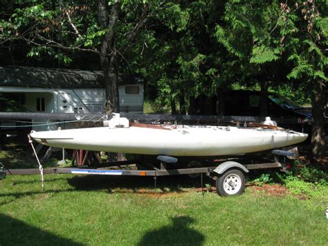The etymology of the word is from dutch schouwe. 1989 Johnson Boat Works M Scow sailboat for sale in Minnesota