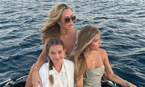 Amanda Holden Poses With Her Lookalike Daughters Lexi And Hollie