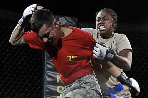 Female Fights Male Opponent In Army Combatives Match Mma Underground