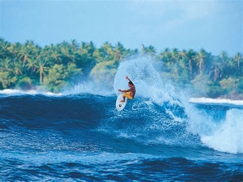 Visit Maldives Experiences Surfs Up Five Of The Best Breaks In