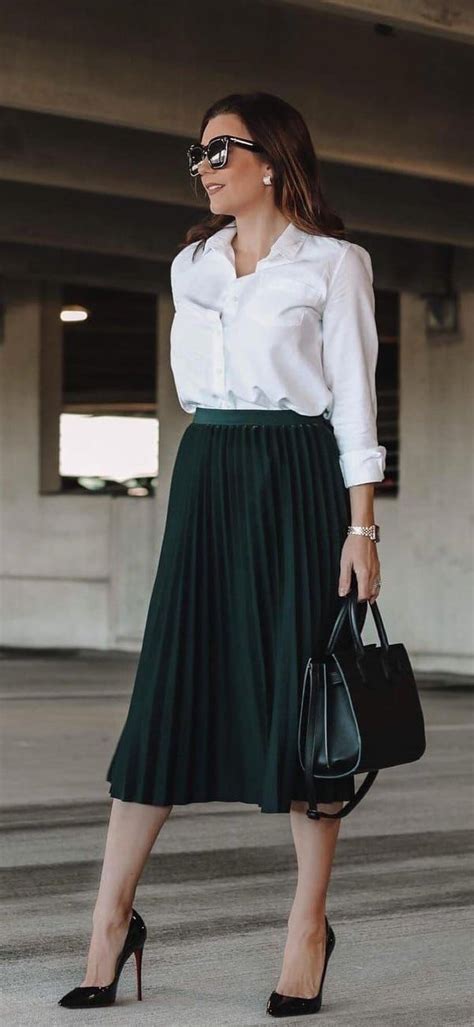 What To Wear With A Pleated Skirt Complete Guide For Women Classy