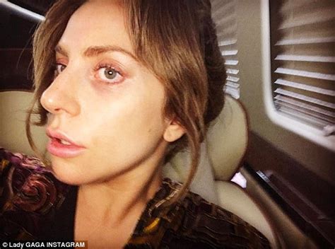 Lady Gaga Shows Off Beauty As She Films A Star Is Born Daily Mail Online