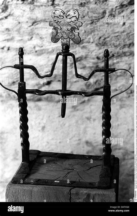 Justice Instrument Of Torture Choke Pear Museum Of Medieval Crimes