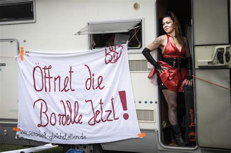 Sexarbeiterinnen Demonstrieren In Düsseldorf