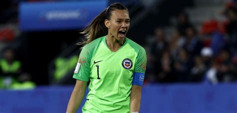 Todas sabemos que endler es más alta que alexis y eso no tiene nada de malo. Santiago Morning quiere dar el golpe y fichar a Christiane ...