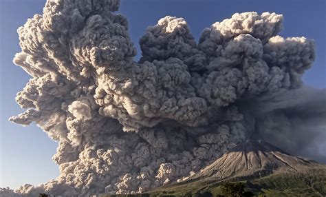 Indonesia S Mount Sinabung Volcano Spews Ash Into Sky The Jim Bakker Show