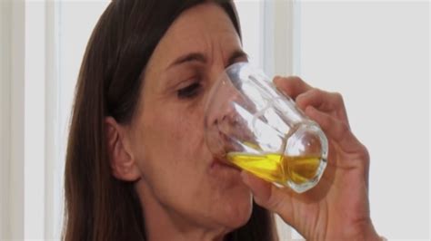 Woman Drinks And Bathes In Her Own Urine Youtube