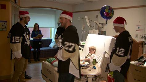 Photos Penguins Deliver Holiday Cheer At Childrens Hospital
