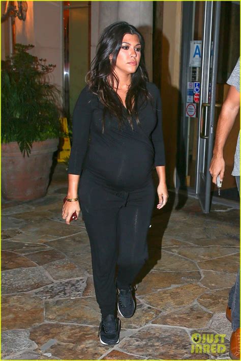 kourtney kardashian looks very pregnant on date night with scott disick photo 3218126