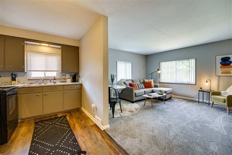 Pet-Friendly Vacation Rental Apt Near Bishop Park! - Wyandotte, MI | Evolve