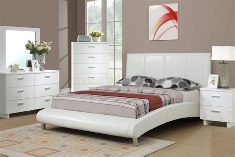 .secret in bed with my boss (2020) rekap film : F9241 Bedroom Set by Boss in White w/Leatherette ...