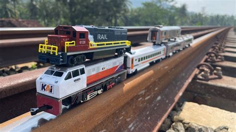 Merangkai Mainan Kereta Api CC Kereta Amerika Gerbong Eksekutif Ekonomi Dan KA Argo Wilis