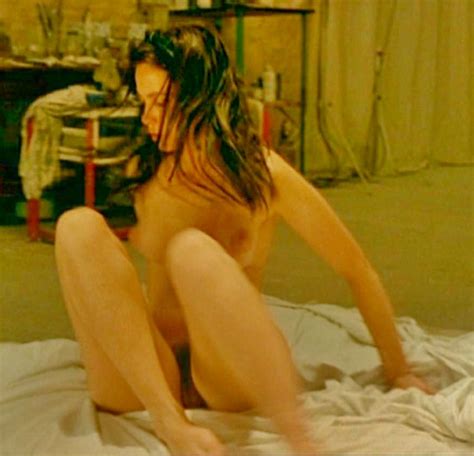 Toutes les photos de Emmanuelle Béart nue et seins nus Whassup