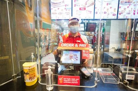 Jollibees New Dine In Set Up Raises The Bar For Safety And Hygiene