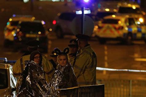 terrorismo atentado suicida en manchester 22 muertos y 59 heridos a la salida de un concierto