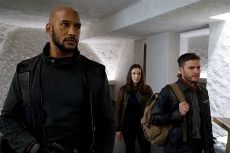 Gregg was not alone in new york as the entire agents of shield cast joined him and brought the marvel love to the stage along with head of marvel television jeff loeb. Promo for Marvel's Agents of S.H.I.E.L.D. Season 5 Episode ...