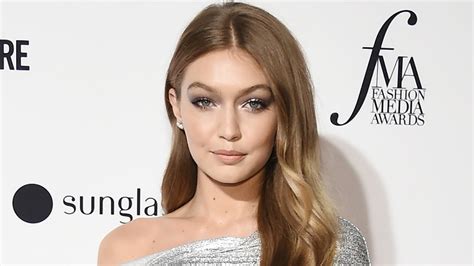 Gigi Hadid Shares First Glimpse Of Her Growing Baby Bump 997 Djx