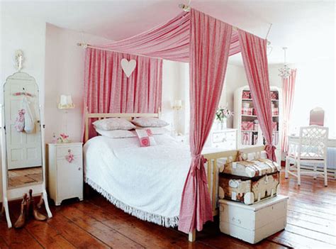 A bed canopy is a perfect way to add elegance to any bedroom. Dreamy Canopy Bed Projects | Decorating Your Small Space