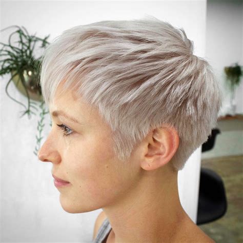 Fake fullness with these easy, pretty style ideas. 50 Best Trendy Short Hairstyles for Fine Hair - Hair Adviser