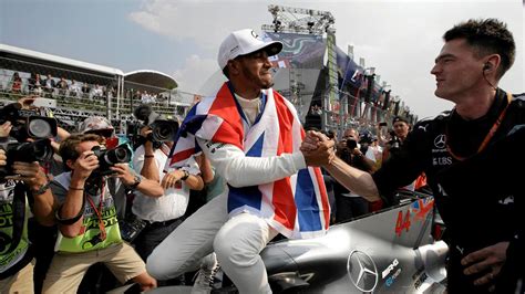 F1. Lewis Hamilton chce jak najszybciej przypieczętować zdobycie tytułu