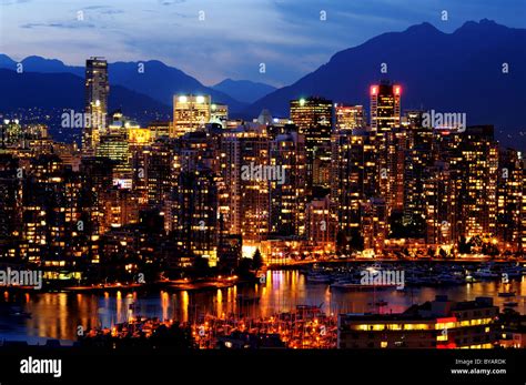 Vancouver Kanada In Der Nacht Stockfotografie Alamy