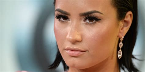 Demi Lovato Poses Naked In Un Retouched Photoshoot For Vanity Fair Giving Lesson In Body