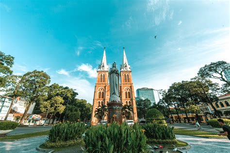 Thư mời viết tham luận hội thảo khoa học sửa đổi luật sở hữu trí tuệ: Ngày Cá tháng Tư: Đường phố Sài Gòn vắng vẻ trong ngày đầu ...