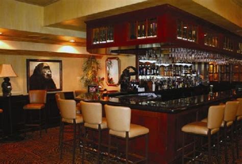 If this is your first time buying 2eros we recommend going up a size. Piero's Italian Cuisine: Distinctive Las Vegas Dining