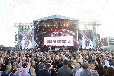 Ariana Grandes One Love Manchester Concertgoers Defiant In Wake Of