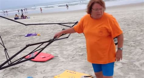 Two Women Caught Stealing Canopy On The Beach Then Attack