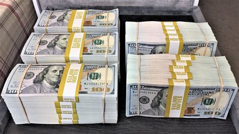 YouTube Millionaire Withdraws Cash From Bank Account What Million In Cash Looks