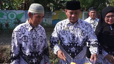 Website pendidikan, terlebih dahulu mengucapkan selamat hari guru nasional indonesia. Selamat Hari Guru Nasional & HUT PGRI KE 74 - YouTube