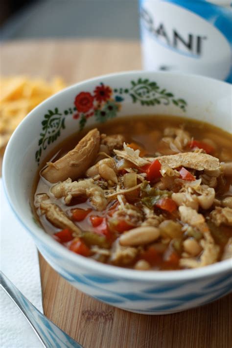 Slow Cooker Chicken And White Bean Soup With Quinoa
