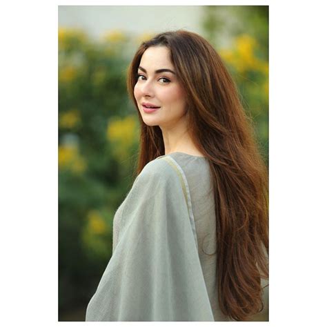 Hania amir is a well establish actress in the pakistani entertainment industry. People Think Hania Aamir's Latest Look Is Her Surgery Gone ...
