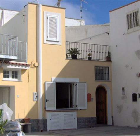 Appartamenti in affitto in case vacanza a roma: Ischia, 2 appartamenti per brevi vacanze estive