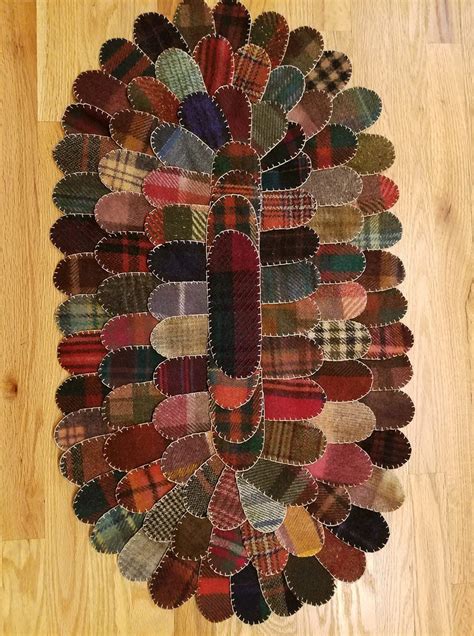 Pin By Alice Strebel On Pennies Penny Rug Patterns Wool Applique
