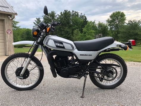 This is my yamaha dt 250, sweet fun bike. 1978 Yamaha Dt250 Enduro - Car View Specs