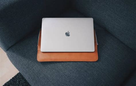 15 Best Macbook Air Cases 2022