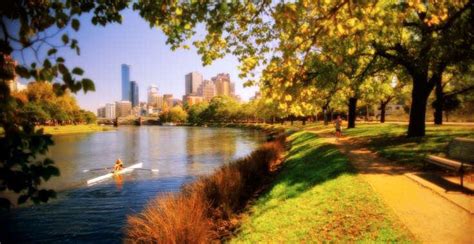 Melbourne stretched canvas 19434 by wall art prints. Melbourne Attractions - Melbourne Zoo, Yarra River & Many ...