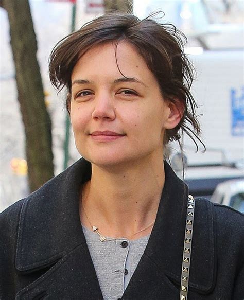 Katie Holmes Is Spotted Without Makeup And Stripped Look News Y