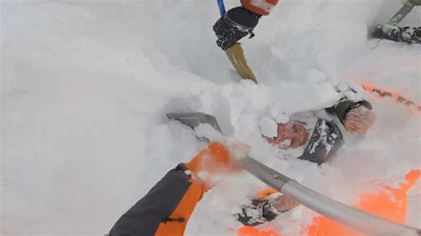 Video Terrifying Video Show Desperate Avalanche Rescue Abc News