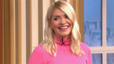 This Morning S Holly Willoughby Reacts To Sweet Photo Of Her Niece In The Snow Hello