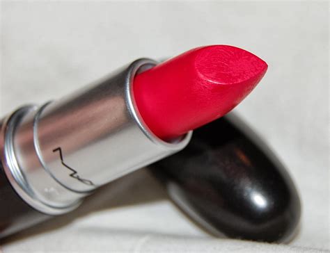 Beauty Squared Mac Relentlessly Red Retro Matte Lipstick Review