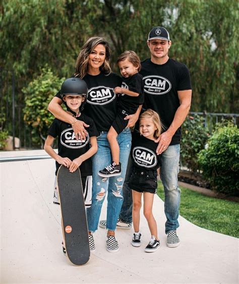 In 2006, lachey met model and actress vanessa minnillo after she appeared in his music video. Vanessa Lachey Relationship With Husband Nick Lachey ...